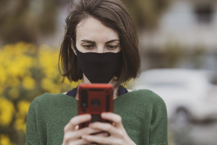 Hábitos. Según la encuesta, muchos pacientes recurrieron a Internet, o amigos y familiares, en busca de orientación médica. Esto complica los cuadros clínicos. Hábitos. Según la encuesta, muchos pacientes recurrieron a Internet, o amigos y familiares, en busca de orientación médica. Esto complica los cuadros clínicos.