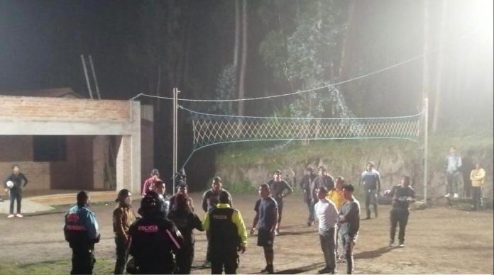 Situación. En varios sectores se encontró gente aglomerada y hasta ingiriendo bebidas alcohólicas en espacios públicos, sin las medidas de bioseguridad. Situación. En varios sectores se encontró gente aglomerada y hasta ingiriendo bebidas alcohólicas en espacios públicos, sin las medidas de bioseguridad.