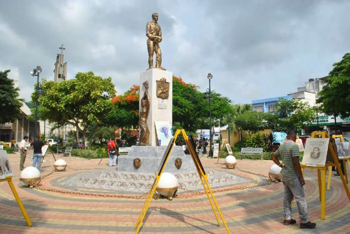 TRIBUTO. Desde las 09:00 de hoy, 20 de marzo, habrá una exposición fotográfica en el parque Central.