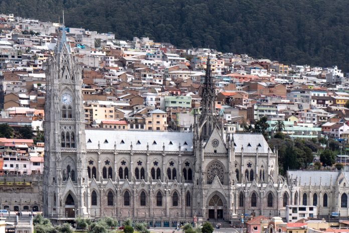ARQUITECTURA. La Basílica del Voto Nacional, de estilo neogótico, es uno de los atractivos de la ciudad. ARQUITECTURA. La Basílica del Voto Nacional, de estilo neogótico, es uno de los atractivos de la ciudad.
