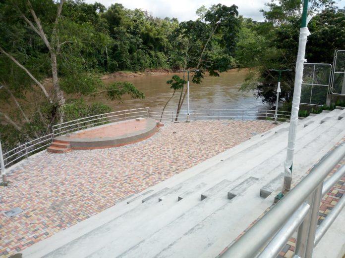 RECREACIÓN. La obra del Malecón Río Quinindé está previsto inaugurarse las primeras semanas de abril de 2021. RECREACIÓN. La obra del Malecón Río Quinindé está previsto inaugurarse las primeras semanas de abril de 2021.