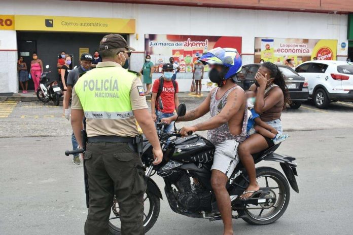 RESOLUCIÓN. Con la prohibición de que dos personas se movilicen en una motocicleta, buscan bajar la delincuencia. RESOLUCIÓN. Con la prohibición de que dos personas se movilicen en una motocicleta, buscan bajar la delincuencia.