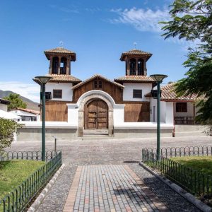ARQUITECTURA. Una iglesia de 400 años de antigüedad es uno de los atractivos de Perucho.