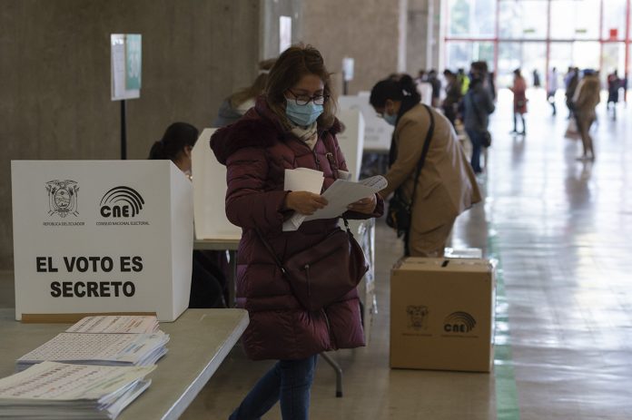 MOMENTO. Ecuatorianos acuden a las urnas en las elecciones de primera vuelta, el 7 de febrero de 2021. MOMENTO. Ecuatorianos acuden a las urnas en las elecciones de primera vuelta, el 7 de febrero de 2021.
