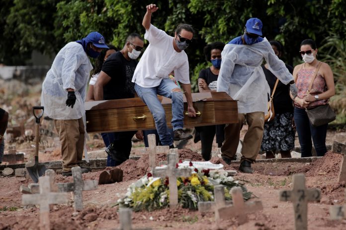 Crisis. Brasil registró 4.195 muertes asociadas a la Covid-19 en las 24 horas entre el 6 y 7 de abril de 2021. (Foto: EFE) Crisis. Brasil registró 4.195 muertes asociadas a la Covid-19 en las 24 horas entre el 6 y 7 de abril de 2021. (Foto: EFE)