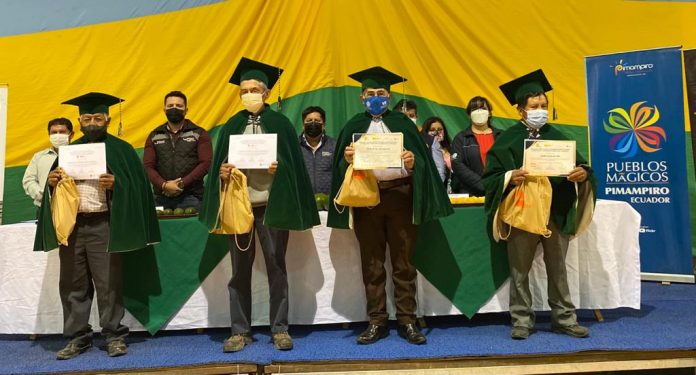 FRUTICULTORES GRADUADOS EN IMBABURA