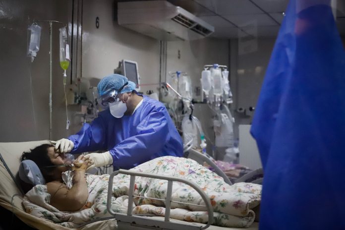 Situación. La covid-19 ahoga a los hospitales de varios países, con registros más altos incluso que en 2020. Situación. La covid-19 ahoga a los hospitales de varios países, con registros más altos incluso que en 2020.