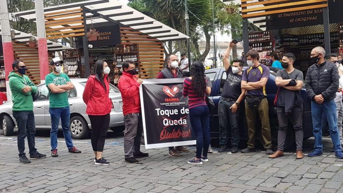 Protesta. El 13 de abril de 2021 organizaron un plantón en el centro de Ibarra, los representantes de estos sectores económicos. Protesta. El 13 de abril de 2021 organizaron un plantón en el centro de Ibarra, los representantes de estos sectores económicos.