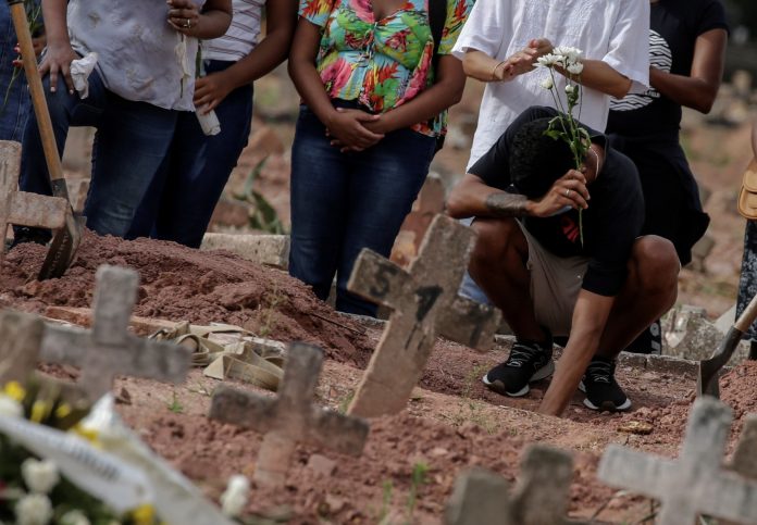 Pandemia. La Covid-19 deja más de 360.000 muertos y 13,6 millones de casos confirmados en Brasil, desde marzo del 2020. Pandemia. La Covid-19 deja más de 360.000 muertos y 13,6 millones de casos confirmados en Brasil, desde marzo del 2020.