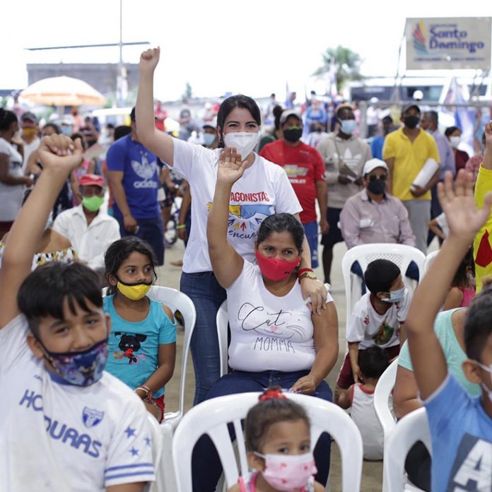 VOLUNTAD. Jéssica Orellana, dijo estar comprometida con los santodomingueños, al igual que todos los militantes de CREO.