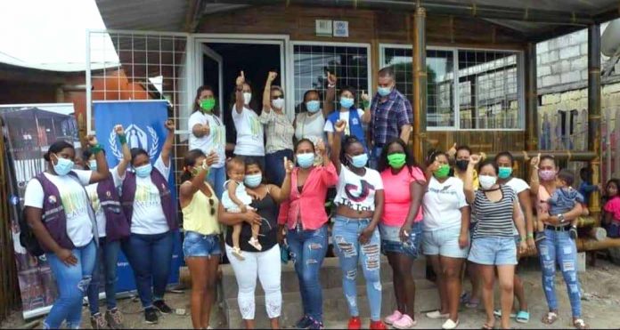 ftnota1 Mujeres con opción para trabajar