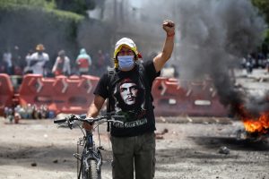 Protestas. La tensión siguió reinando este 5 de mayo de 2021 en las calles de Colombia, donde persisten las manifestaciones contra el Gobierno.