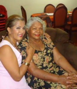 MÚSICA. Esperanza Roldán, tiene hija y nietos que le cantan al oído.