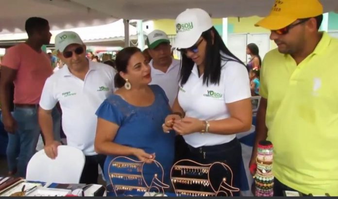 EMPRENDIMIENTOS.- 30 emprendedores de la provincia de Esmeraldas están dentro del primer catálogo que ofrece sus productos para reactivar su economía. EMPRENDIMIENTOS.- 30 emprendedores de la provincia de Esmeraldas están dentro del primer catálogo que ofrece sus productos para reactivar su economía.