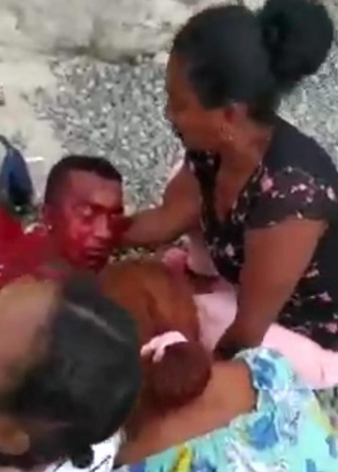 VIOLENCIA. Familiares del fallecido piden justicia a las autoridades. Hay dos detenidos por el homicidio. VIOLENCIA. Familiares del fallecido piden justicia a las autoridades. Hay dos detenidos por el homicidio.