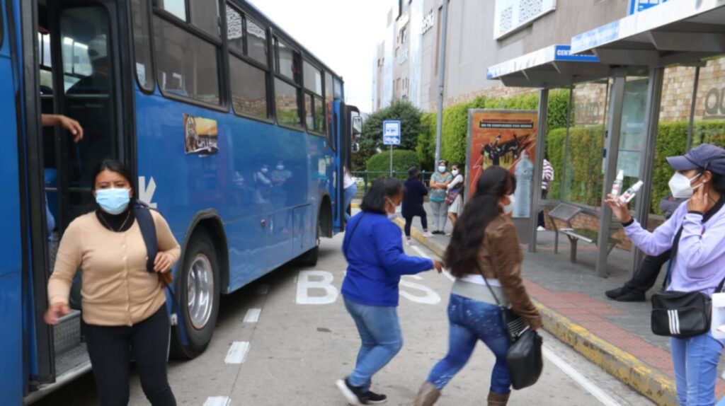 Otra línea de buses cobrará 0,35 centavos de pasaje en Quito