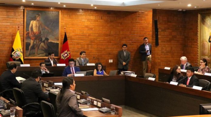 Municipio. Los ediles de Quito estarán en sesión del Concejo Metropolitano para analizar el futuro de la primera aturoridad de la ciudad. Foto Cortesía