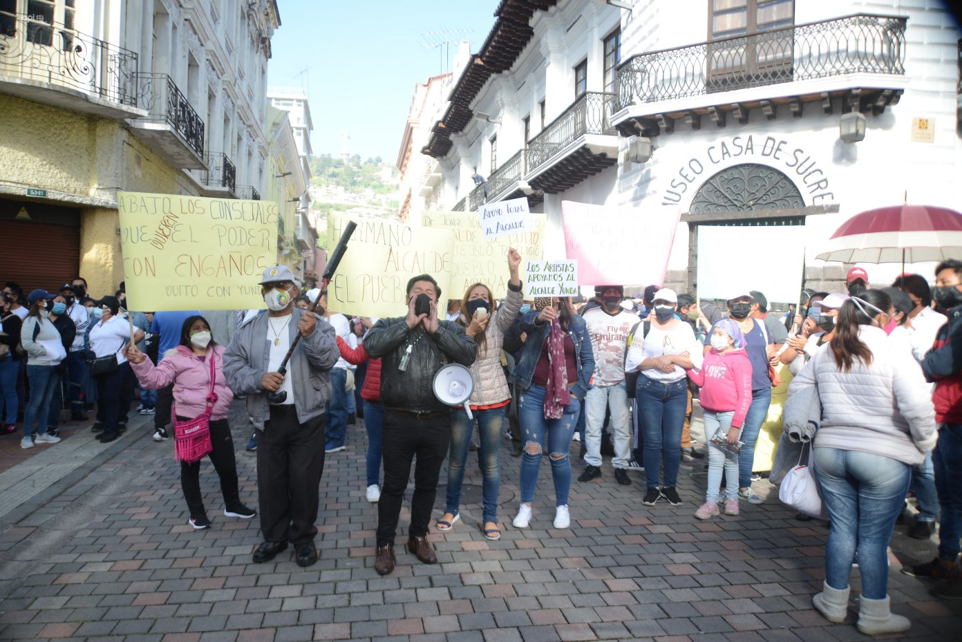 La estabilidad de Quito se juega entre disputas y denuncias