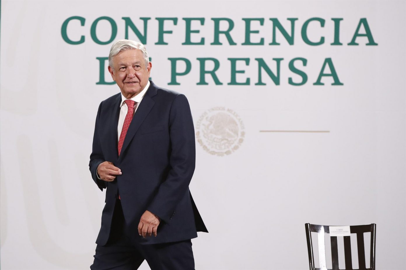 López Obrador cede terreno en la capital mexicana