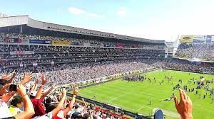 El COE rechaza propuesta municipal de abrir estadios de Quito