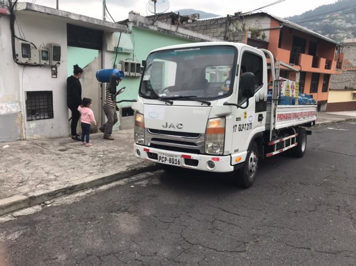 La distribución de gas en Quito causa ruido