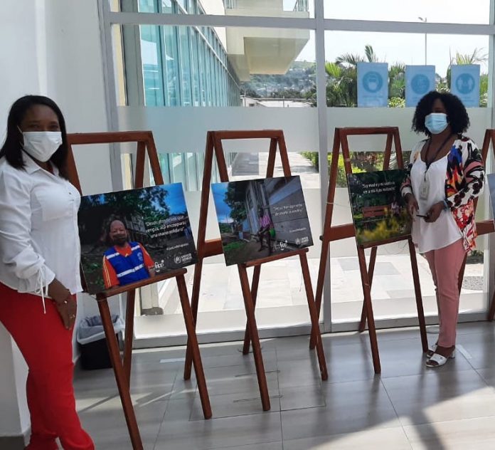 EXPOSICIÓN. Una exposición fotográfica a favor de los refugiados en Esmeraldas se muestra desde ayer en el Centro de Atención Ciudadana de Esmeraldas. EXPOSICIÓN. Una exposición fotográfica a favor de los refugiados en Esmeraldas se muestra desde ayer en el Centro de Atención Ciudadana de Esmeraldas.