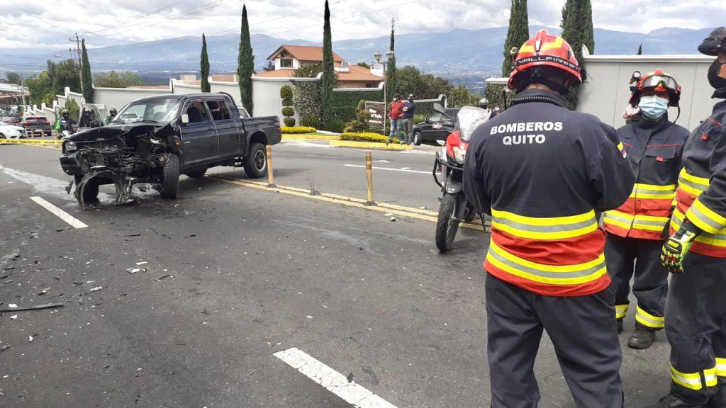 Cierre de la av. Simón Bolívar e Interoceánica por accidente