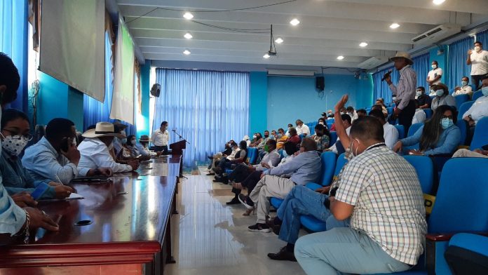 EVENTO. Mesa Ganadera Provincial evidenció las problemáticas de los ganaderos de Esmeraldas, que demandan seguridad, control a precios y capacitaciones.