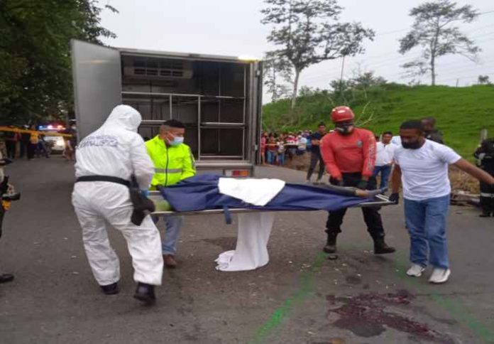 Tragedia. Dos primos fallecieron en un accidente de tránsito en la vía a La Sexta. Otra persona murió electrocutada.