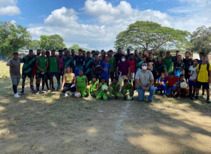 FORMACIÓN. Los entrenamientos serán en la cancha del barrio 4 Ceibos, de lunes a viernes de 08:00 a 10:00 y de 10:00 a 12:00. FORMACIÓN. Los entrenamientos serán en la cancha del barrio 4 Ceibos, de lunes a viernes de 08:00 a 10:00 y de 10:00 a 12:00.