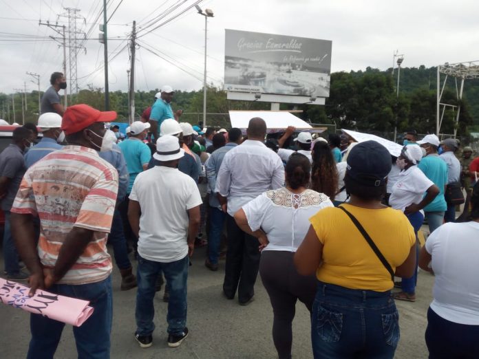 PLANTÓN. La movilización será hoy lunes, desde Codesa hasta los exteriores de la Refinería de Esmeraldas. PLANTÓN. La movilización será hoy lunes, desde Codesa hasta los exteriores de la Refinería de Esmeraldas.