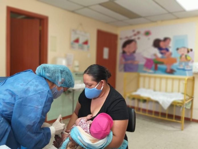 BIOLÓGICOS. Las vacunas para los niños fueron distribuidas en todos los subcentros de salud. La única que faltaría es la del Sarampión que llegaría lunes próximo. BIOLÓGICOS. Las vacunas para los niños fueron distribuidas en todos los subcentros de salud. La única que faltaría es la del Sarampión que llegaría lunes próximo.