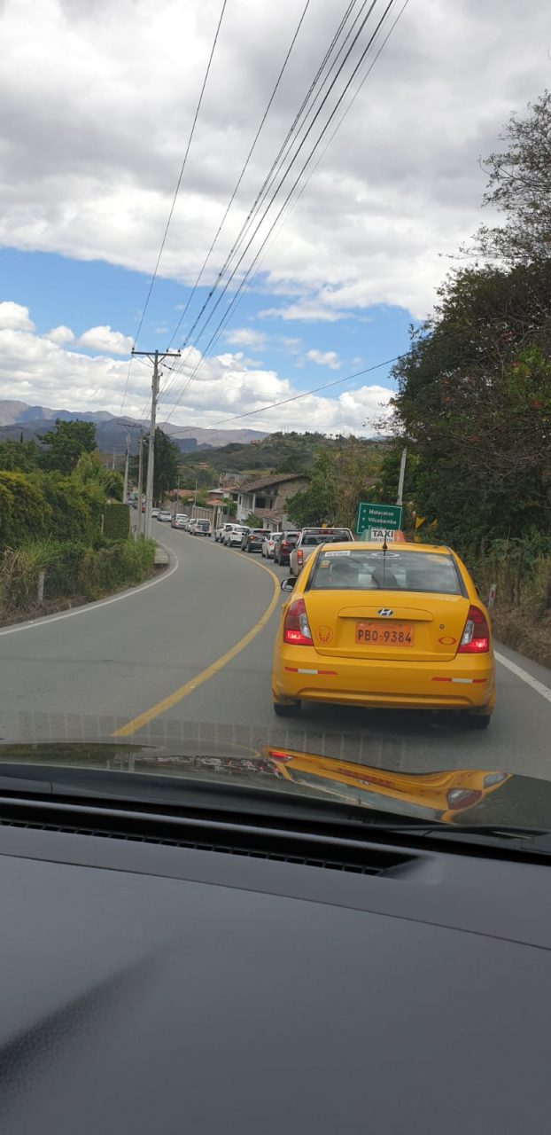 Semáforo causa caos vehicular en Landangui