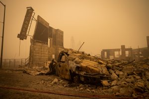 CALIFORNIA. El segundo mayor incendio de la historia de California destrozó a Greenville.