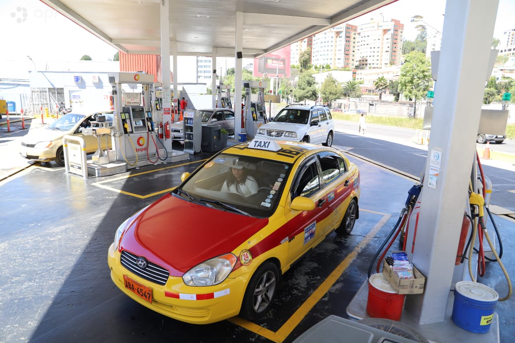 El precio del galón de combustible tiene un recargo de 11% de impuestos