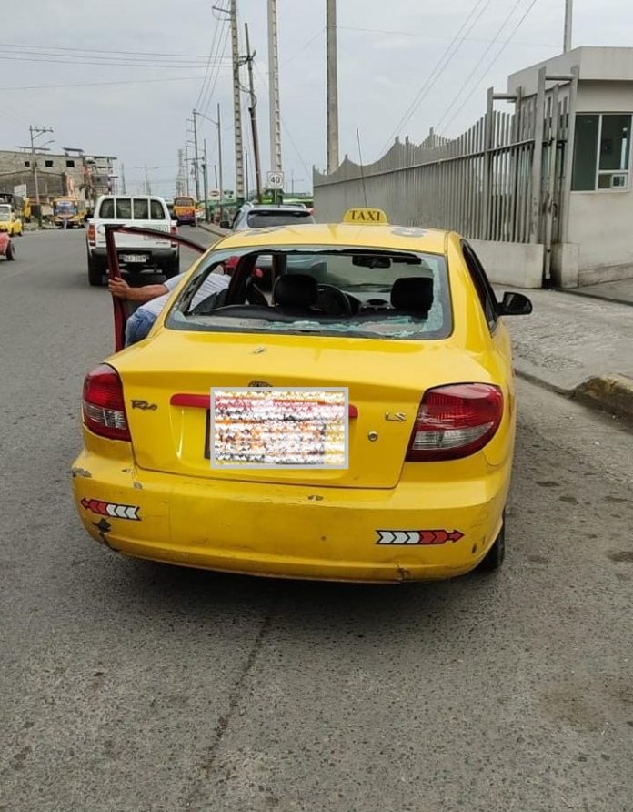 Taxista es baleado en Quevedo